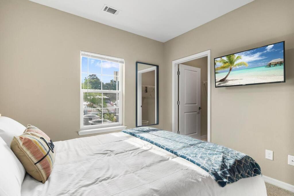 Elegant 1Br/1Ba Condo With Pool, Gym And Laundry Melbourne Exterior photo