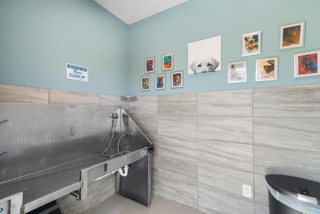 Elegant 1Br/1Ba Condo With Pool, Gym And Laundry Melbourne Exterior photo